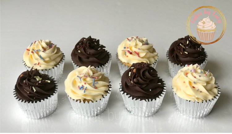 Chocolate and Vanilla Cupcakes