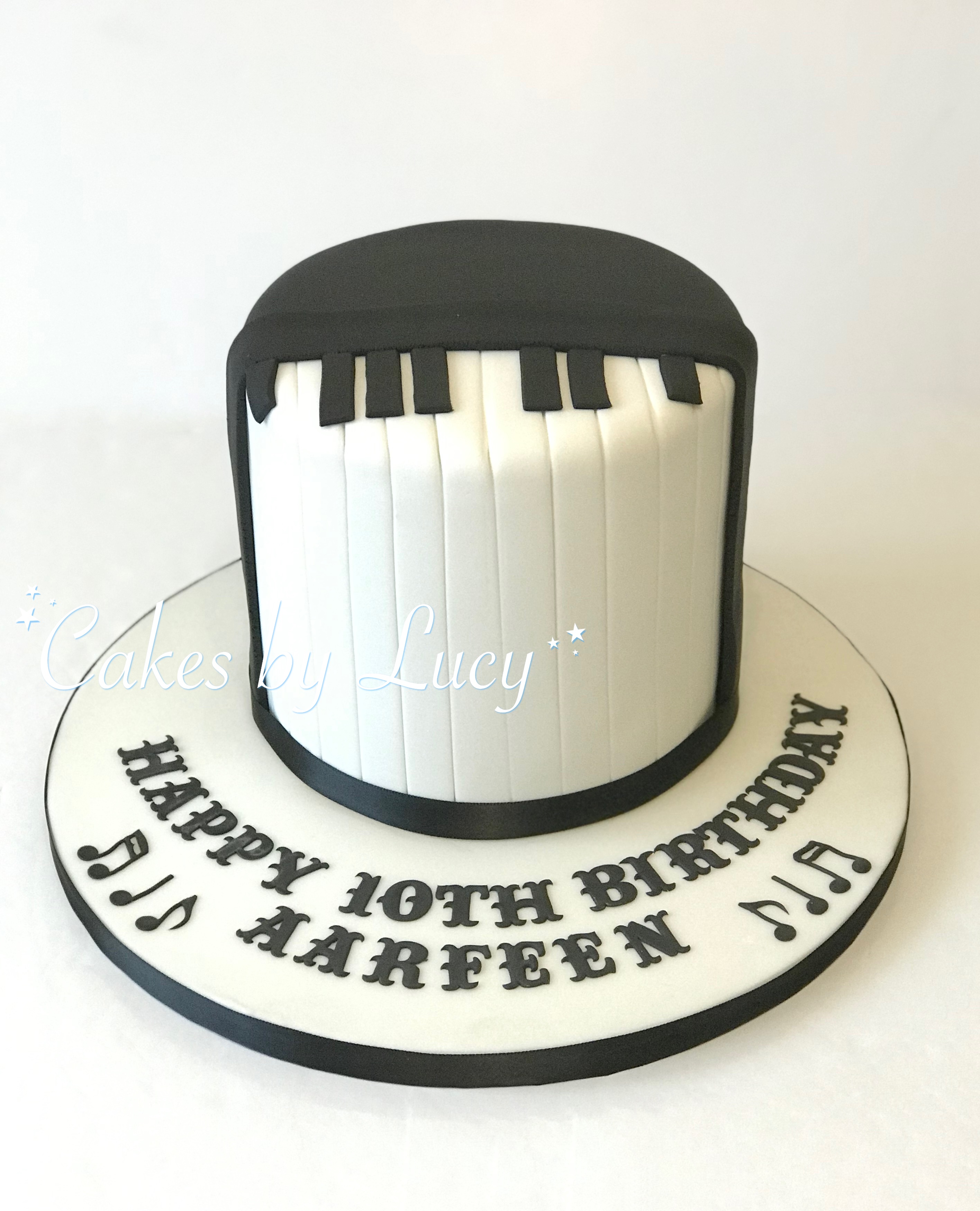 Piano themed cake