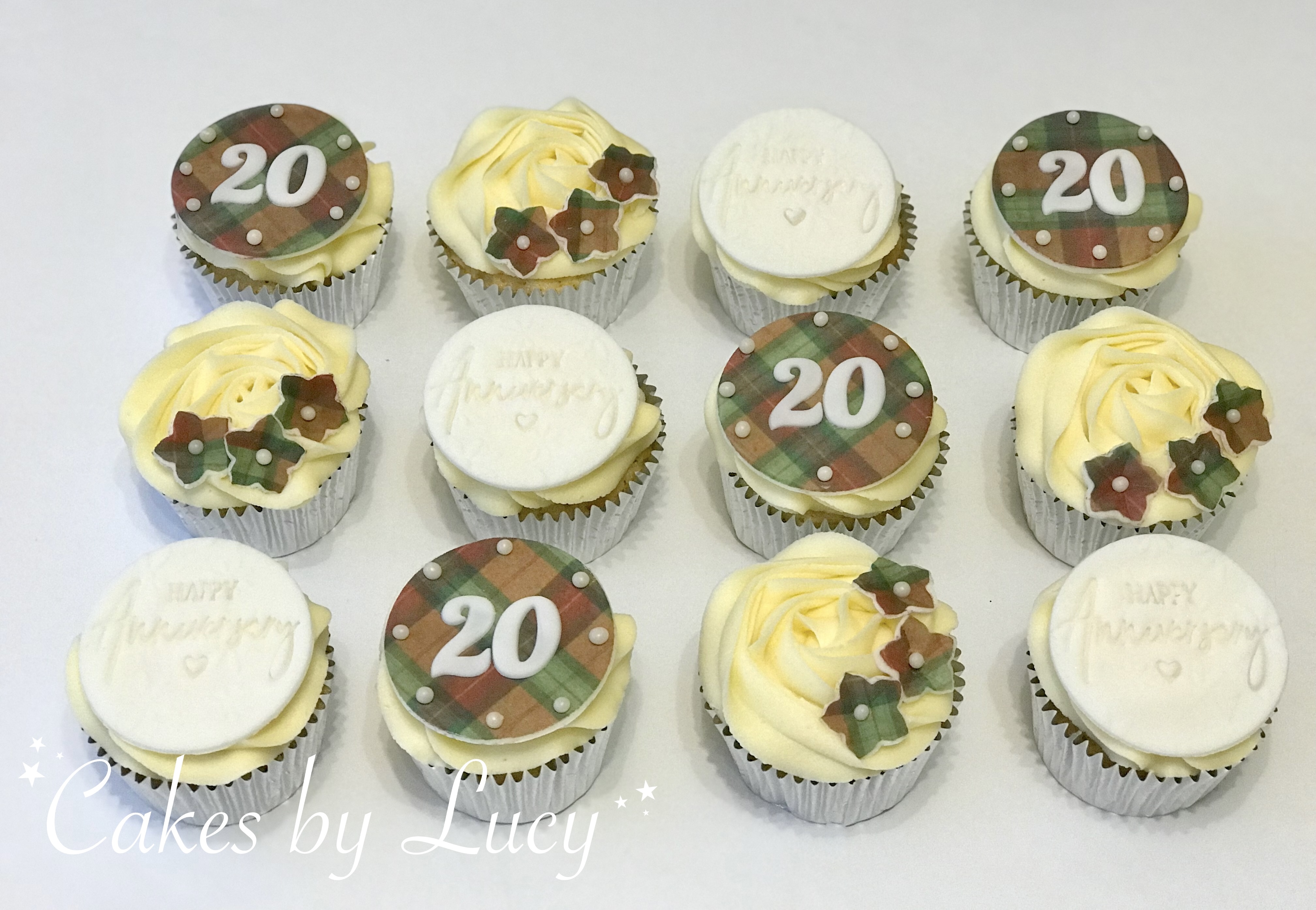 Tartan topped cupcakes